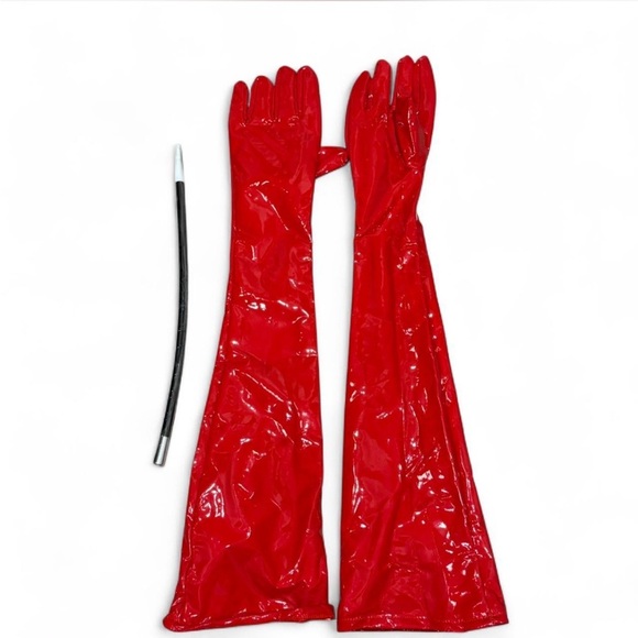 Dolls Kill Call Me Cruel Costume, Disney’s Cruella de Vil Plus Size Cosplay 3X - Picture 9 of 10